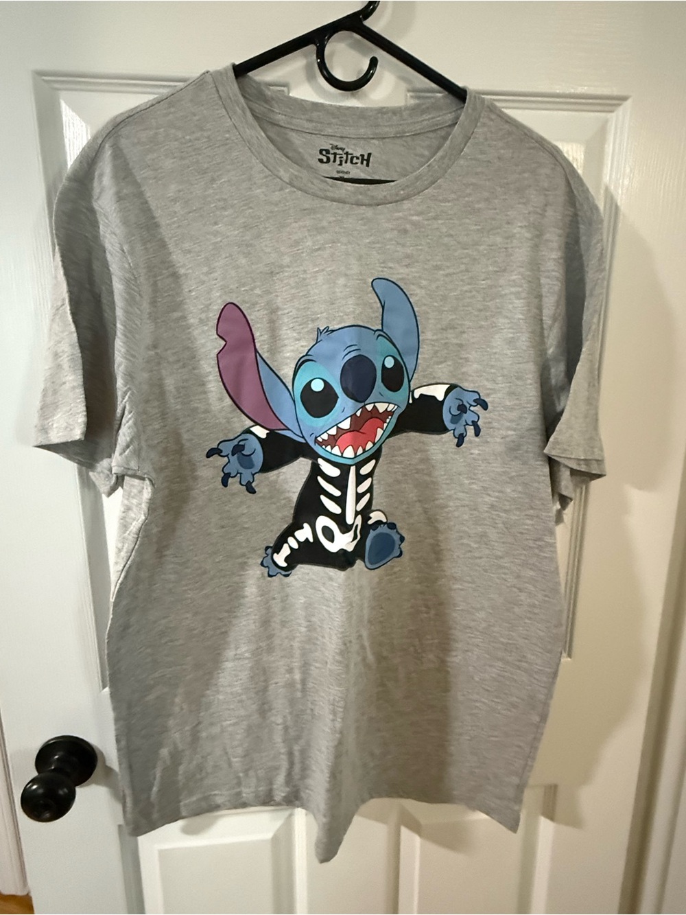 BNWT Size XL Grey 'Stitch' Graphic Tee